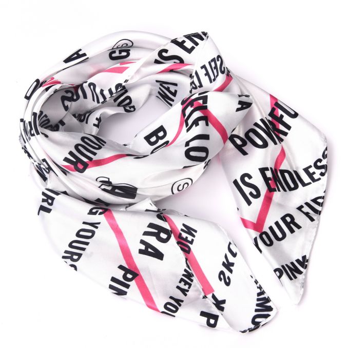 Pañuelo 90x90 estampado con bolsa puffer; x1u